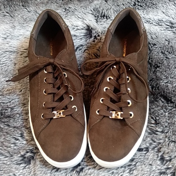 liz claiborne tennis shoes